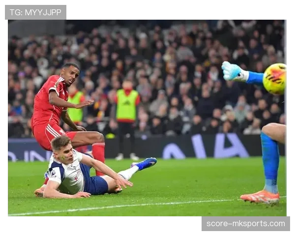 阿利松状态神勇,助利物浦强势重返争冠行列 阿利松状态神勇,助利物浦强势重返争冠行列