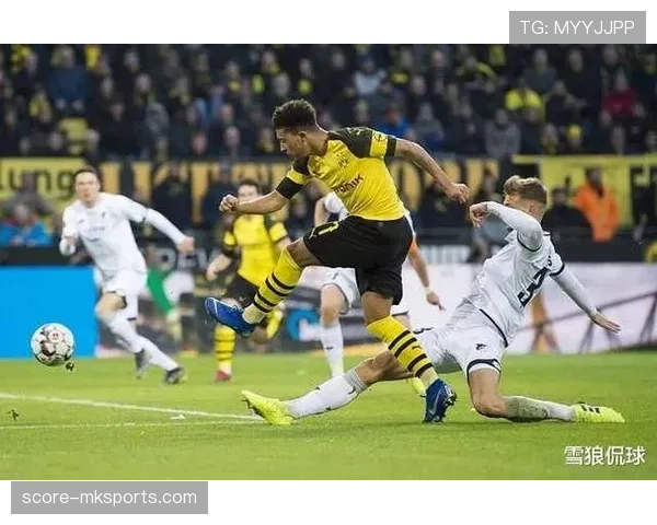 多特中场跑动积极却难控场，问题出在组织衔接与节奏掌控