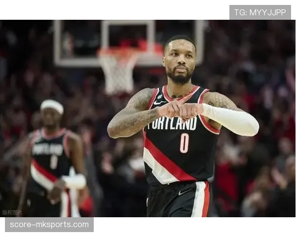 利拉德高位挡拆制造错位牵制防守，对比波特兰时期优化得分结构